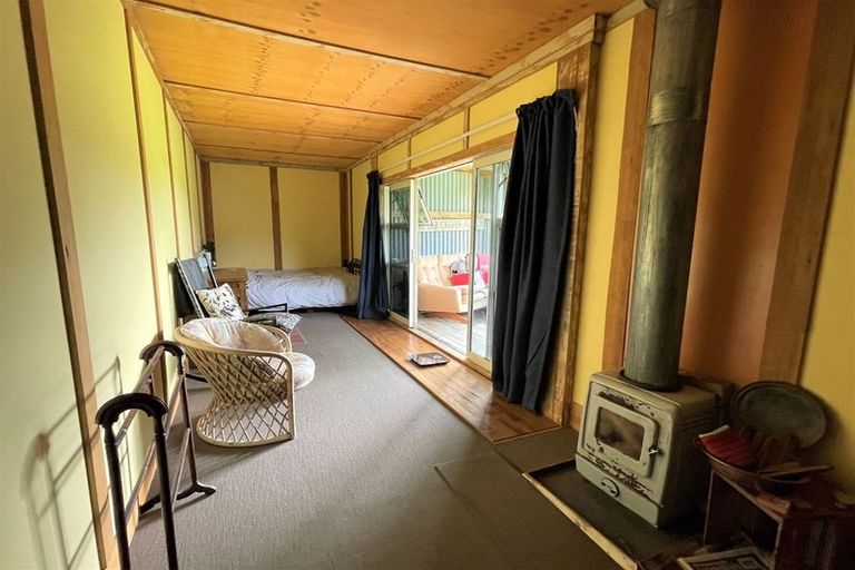 Photo of property in 1019 Owaka Valley Road, Owaka Valley, Owaka, 9586