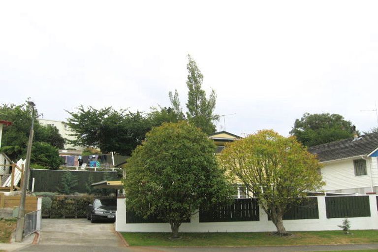 Photo of property in 59 Norana Road, Timberlea, Upper Hutt, 5018