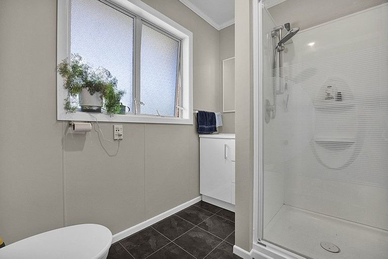 Photo of property in 2/39 Awanui Street, Merrilands, New Plymouth, 4312