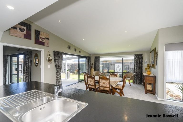 Photo of property in 5 Levi Place, Kelvin Grove, Palmerston North, 4414