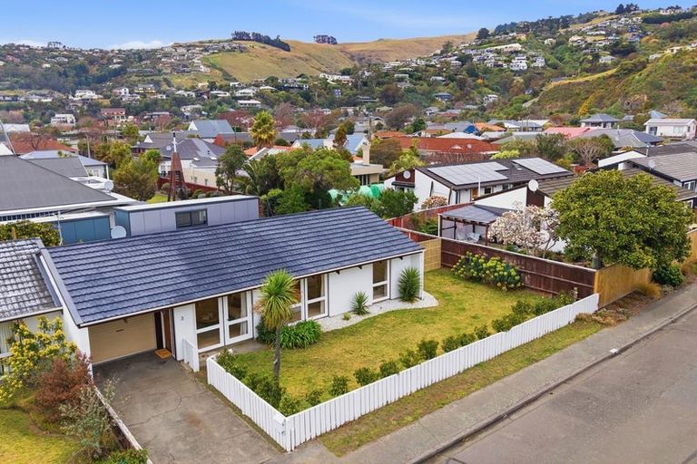 Photo of property in 3 Raekura Place, Redcliffs, Christchurch, 8081