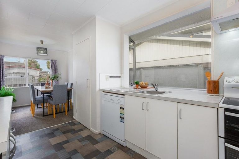 Photo of property in 2 Pascoe Avenue, Paremata, Porirua, 5026