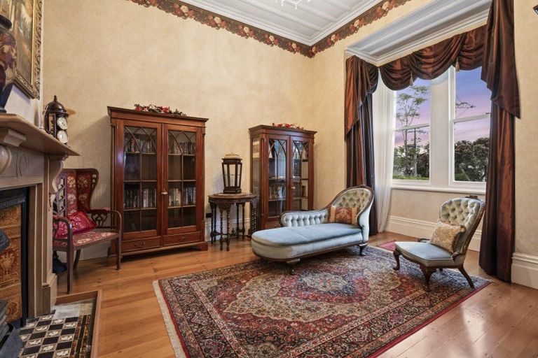 Photo of property in 41 Stanley Point Road, Stanley Point, Auckland, 0624