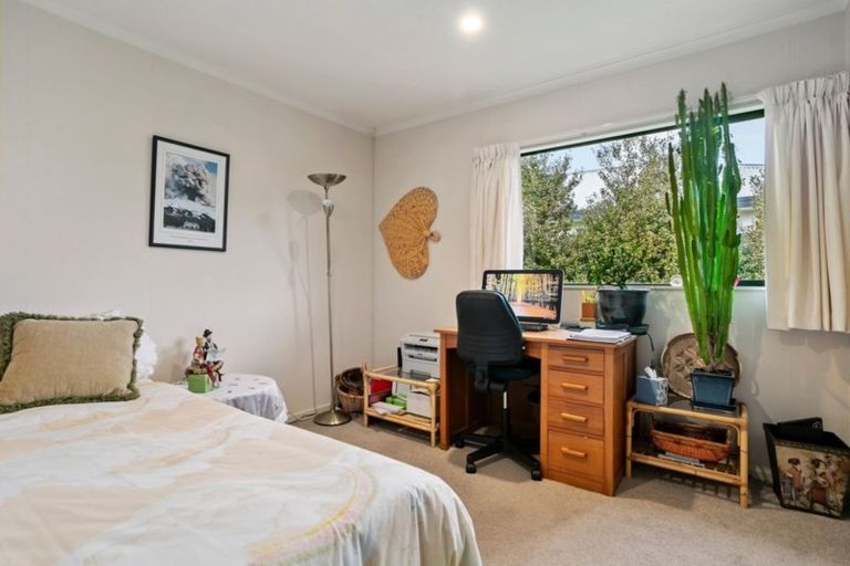 Photo of property in 32 Balmoral Drive, Hilltop, Taupo, 3330