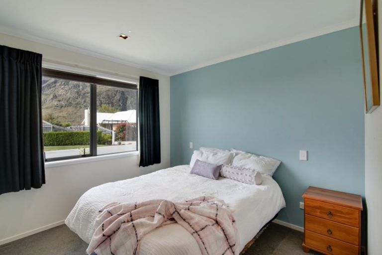 Photo of property in 4 Sew Hoy Lane, Arthurs Point, Queenstown, 9371