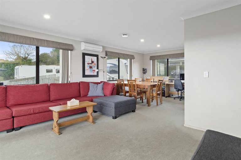 Photo of property in 15 Discovery Avenue, Welcome Bay, Tauranga, 3112
