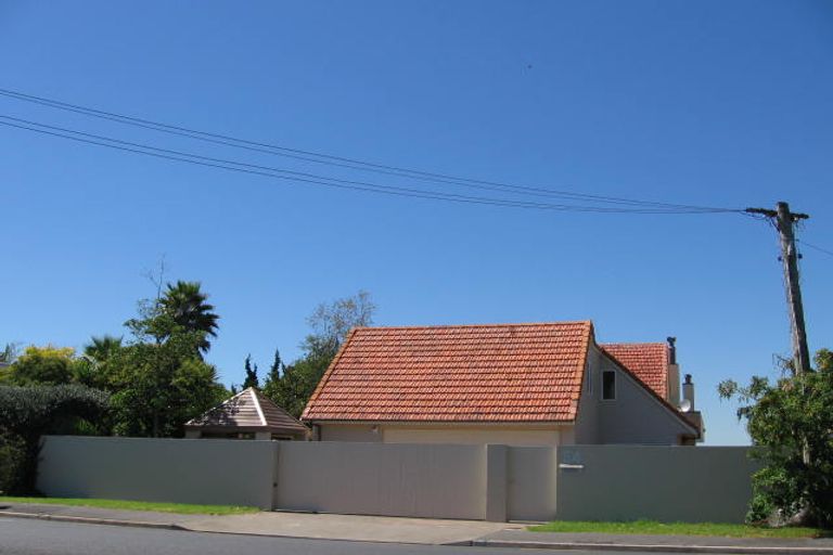 Photo of property in 64 Shakespeare Road, Milford, Auckland, 0620