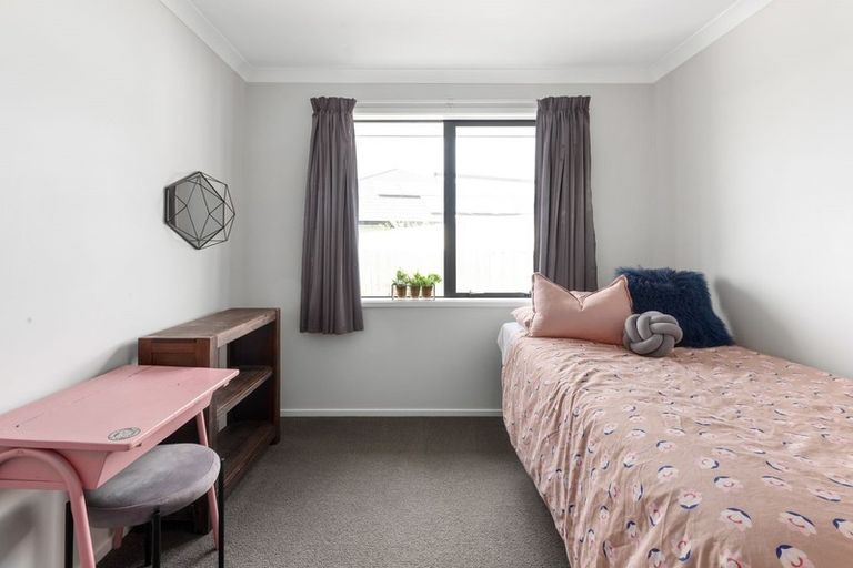 Photo of property in 17 Lakeside Terrace, Omokoroa, 3114