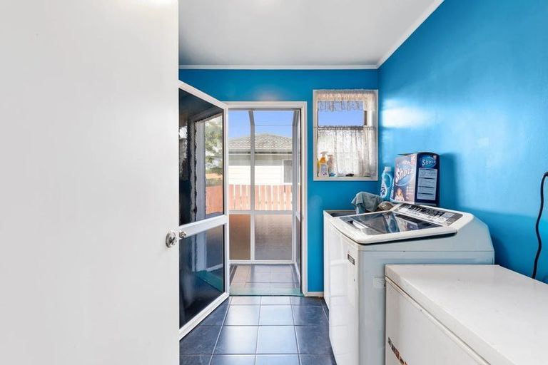 Photo of property in 436 Roscommon Road, Clendon Park, Auckland, 2103