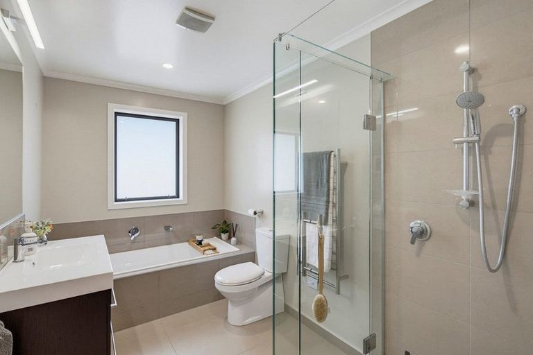 Photo of property in 35 Waipunahau Road, Waikanae, 5036