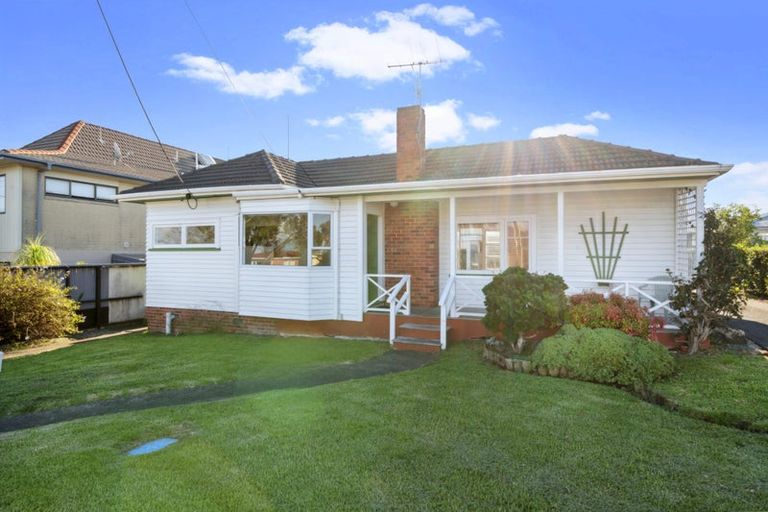 Photo of property in 1/5 Argyle Terrace, Milford, Auckland, 0620
