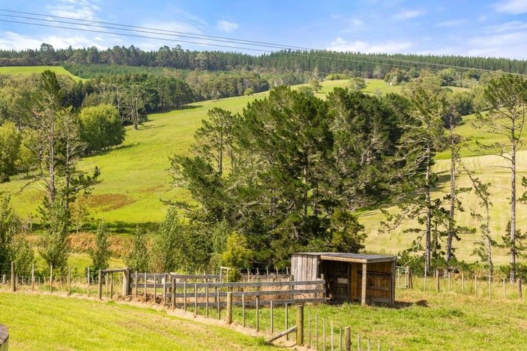 Photo of property in 175 Ireland Road, Waitoki, Kaukapakapa, 0871