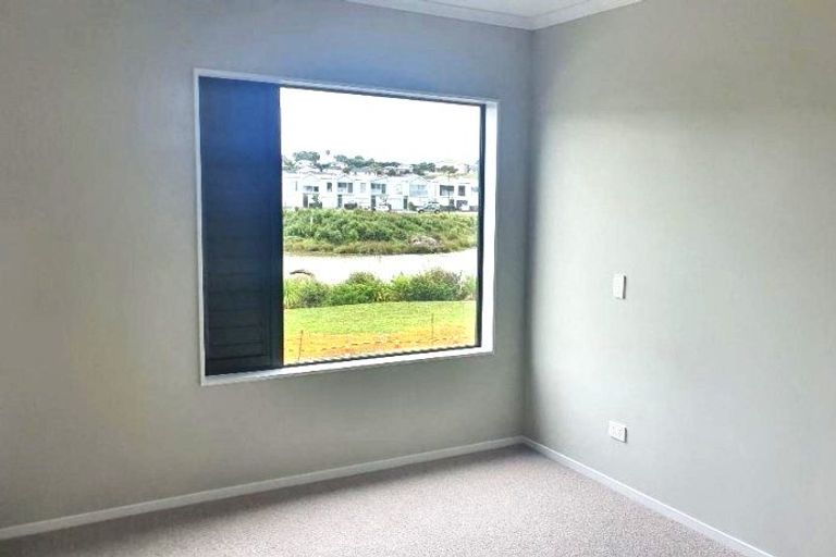 Photo of property in 43 Koura Drive, Red Beach, 0932