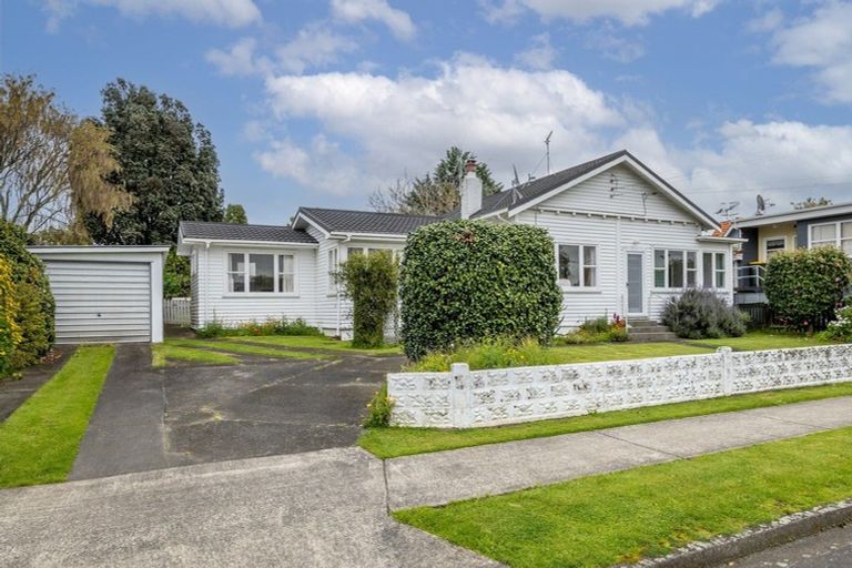 Photo of property in 17 Devon Street, Levin, 5510