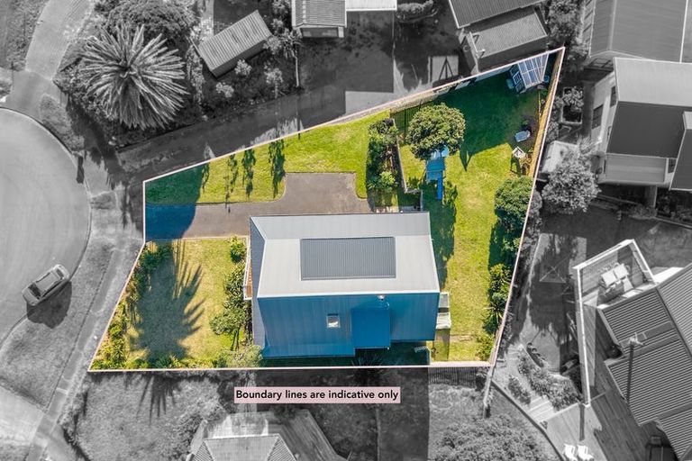 Photo of property in 11 Waiheke Street, Waikanae Beach, Waikanae, 5036