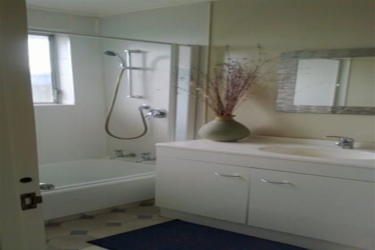 Photo of property in 2 Tomin Road, Glenview, Hamilton, 3206