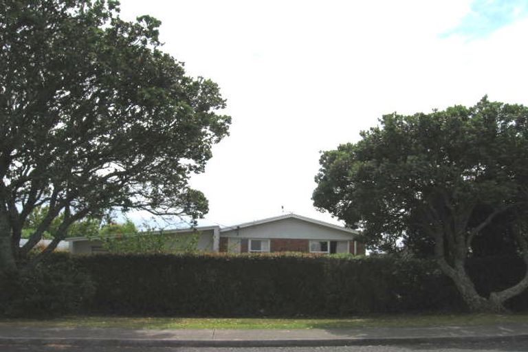 Photo of property in 2/38 Toroa Street, Torbay, Auckland, 0630