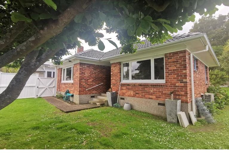 Photo of property in 27 Hillcrest Avenue, Hillcrest, Rotorua, 3015