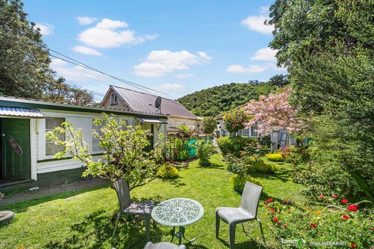 Photo of property in 70 Happy Valley Road, Owhiro Bay, Wellington, 6023
