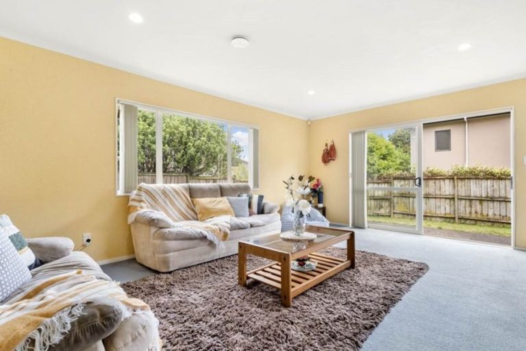 Photo of property in 12 Franshell Crescent, East Tamaki, Auckland, 2013