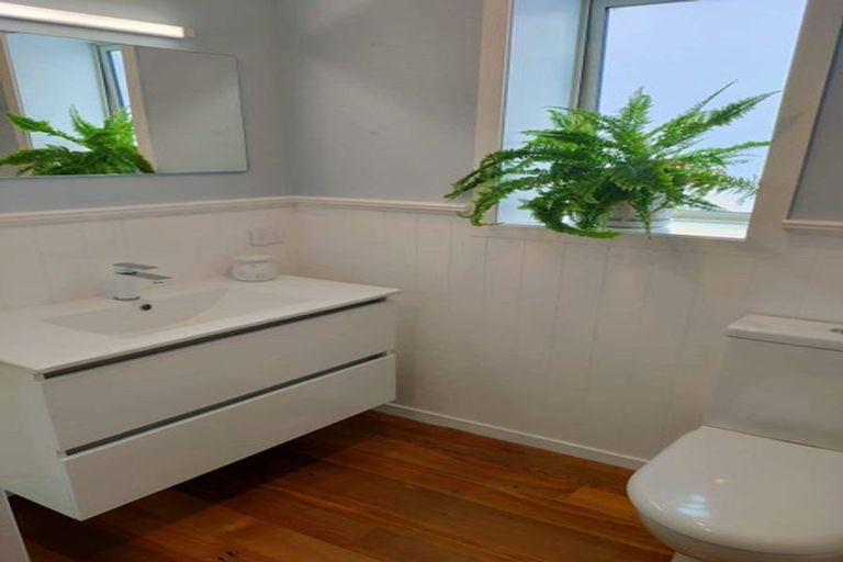 Photo of property in 77a Makara Road, Karori, Wellington, 6012