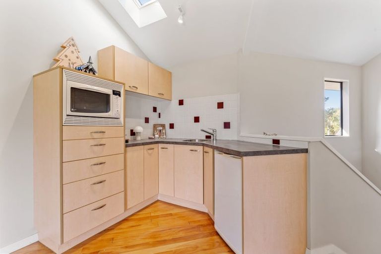 Photo of property in 9 Kotare Place, Sandspit, Warkworth, 0982