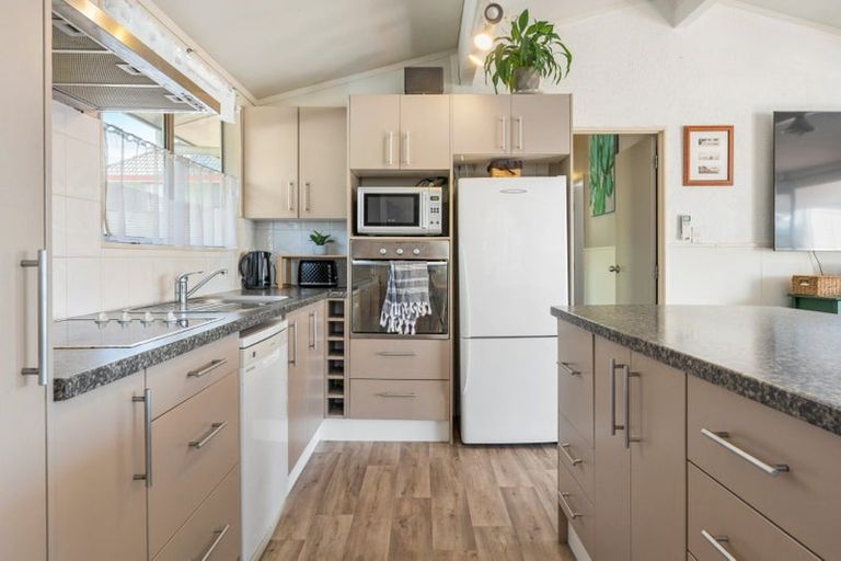 Photo of property in 200 Dickson Road, Papamoa Beach, Papamoa, 3118