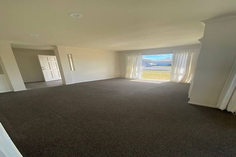 Photo of property in 44 Wayne Francis Drive, East Tamaki, Auckland, 2016