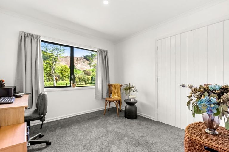 Photo of property in 31c Kakariki Way, Whitemans Valley, Upper Hutt, 5371