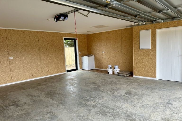 Photo of property in 24 Pahiki Crescent, Levin, 5510