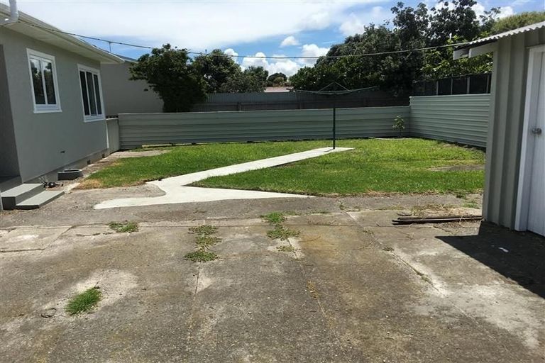 Photo of property in 36 Cornfoot Street, Castlecliff, Whanganui, 4501