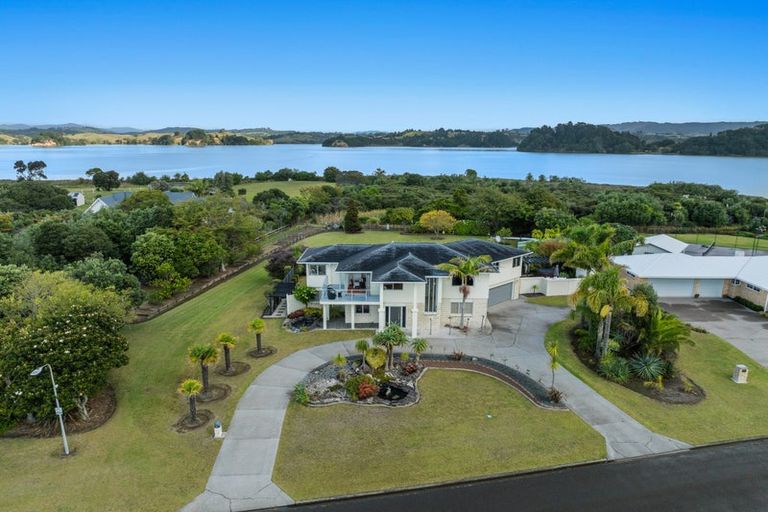 Photo of property in 26 Ohiwa Parade, Ohope, 3121