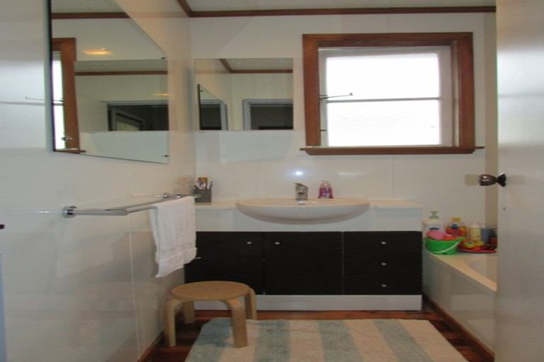 Photo of property in 33 Prouse Crescent, Naenae, Lower Hutt, 5011