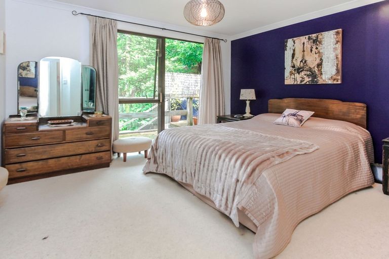 Photo of property in 61 Warner Park Avenue, Laingholm, Auckland, 0604