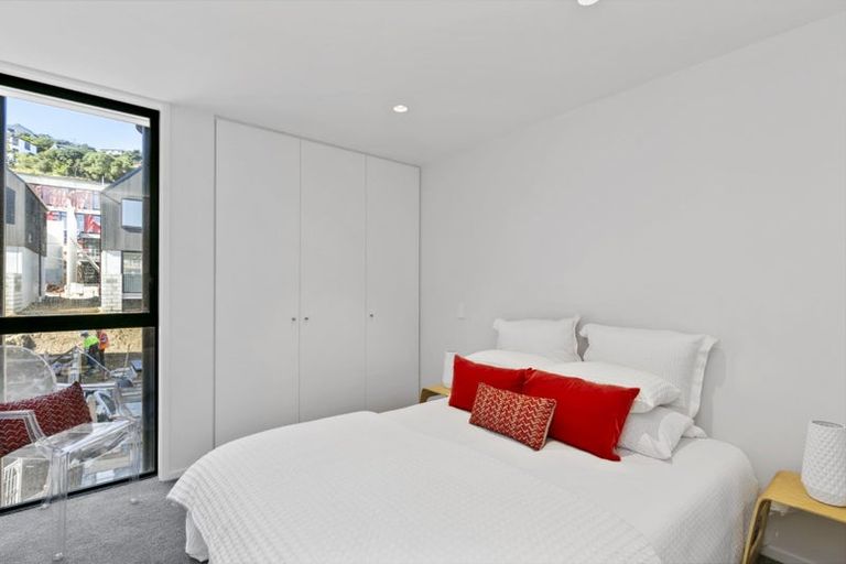 Photo of property in 75 Melbourne Road, Island Bay, Wellington, 6023