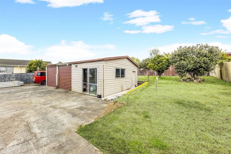 Photo of property in 8 Pesaro Place, Clover Park, Auckland, 2023