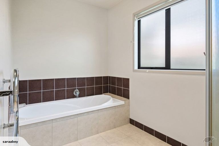 Photo of property in 39 Saralee Drive, Manurewa, Auckland, 2105