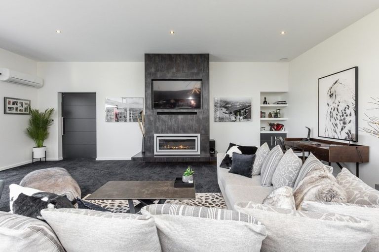 Photo of property in 33 Pohutukawa Drive, Eskdale, Napier, 4182
