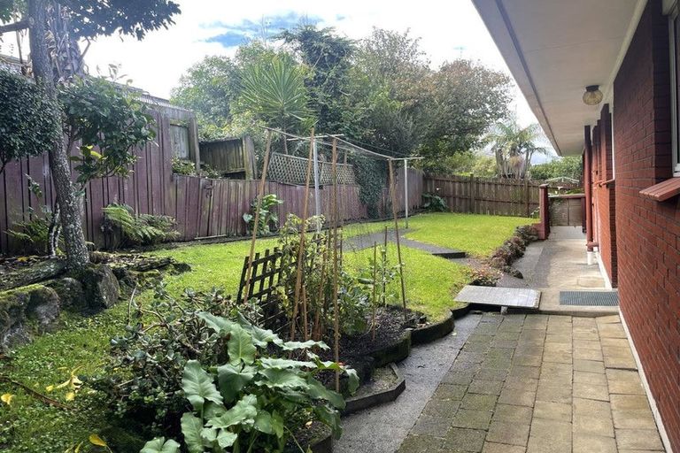 Photo of property in 1/15 Sandiacre Way, Browns Bay, Auckland, 0630