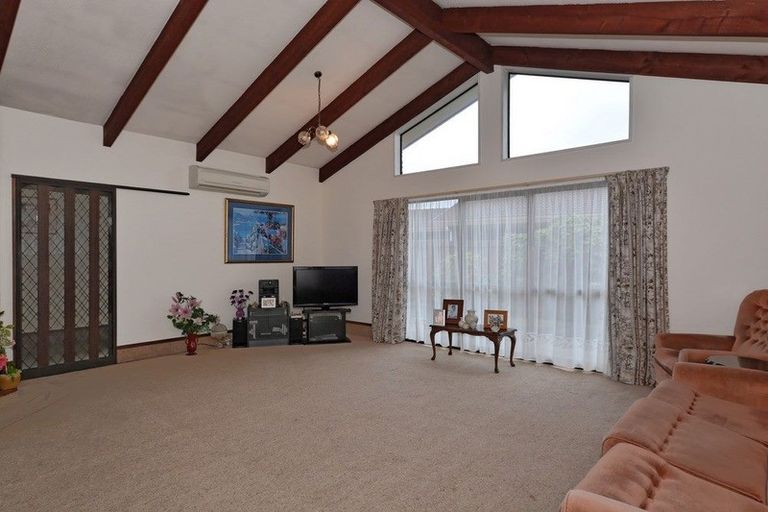 Photo of property in 74 Anglesea Avenue, Parklands, Christchurch, 8083