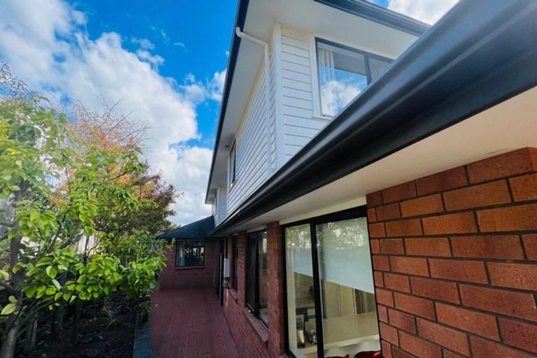 Photo of property in 15 Ballymore Drive, Pinehill, Auckland, 0632