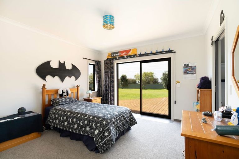 Photo of property in 347a Tararua Road, Levin, 5571