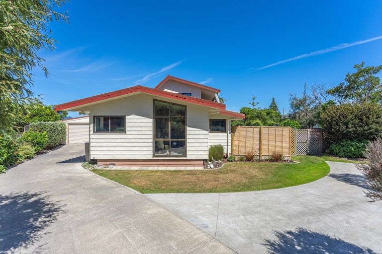 Photo of property in 91 Atkinson Avenue, Otaki Beach, Otaki, 5512
