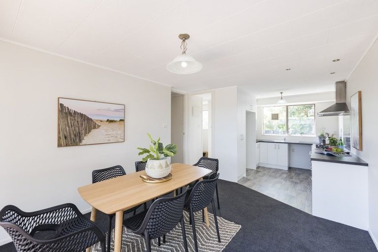 Photo of property in 3 Escort Grove, Awapuni, Palmerston North, 4412