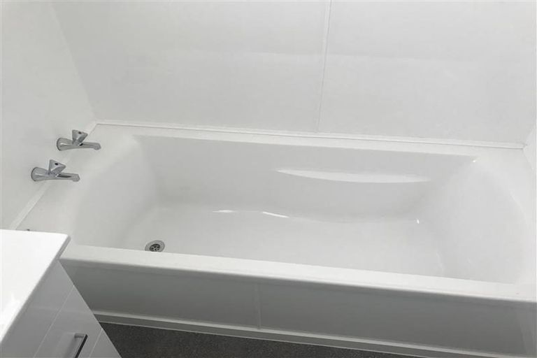 Photo of property in 15 Geoffrey Place, Mangere East, Auckland, 2024