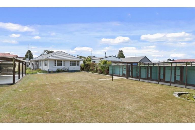Photo of property in 681 Main South Road, Islington, Christchurch, 8042