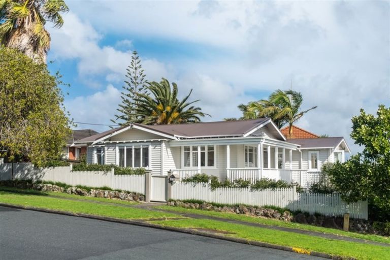 Photo of property in 8 Stone Street, Hauraki, Auckland, 0622