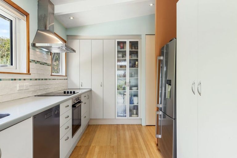 Photo of property in 94 Saddleback Rise, Murrays Bay, Auckland, 0630