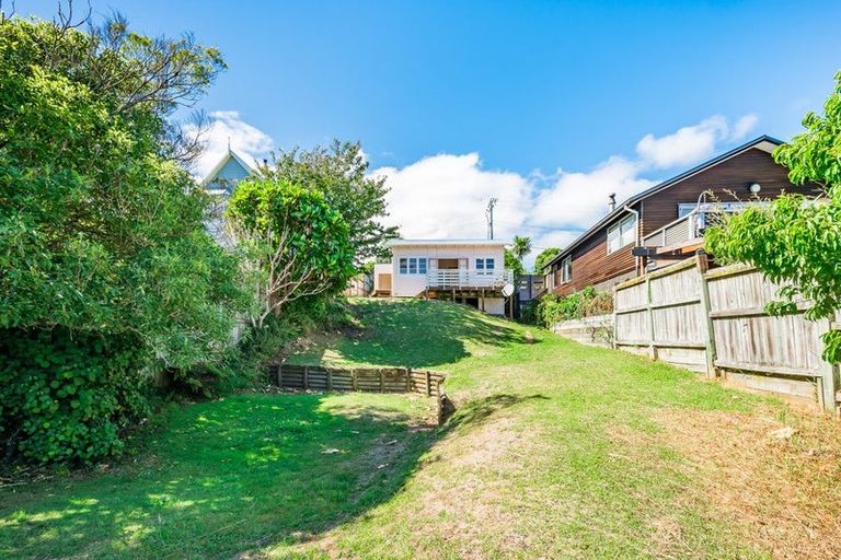 Photo of property in 169 Wellington Road, Paekakariki, 5034