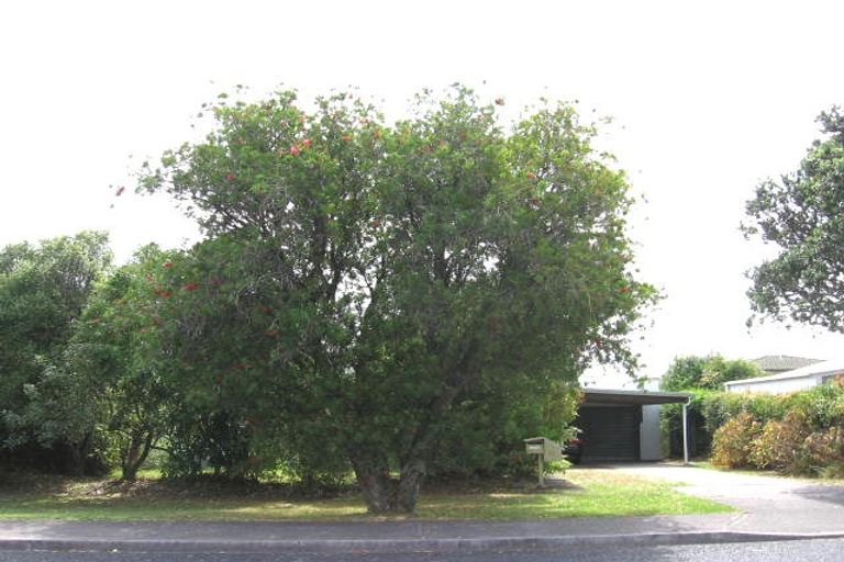 Photo of property in 36 Toroa Street, Torbay, Auckland, 0630